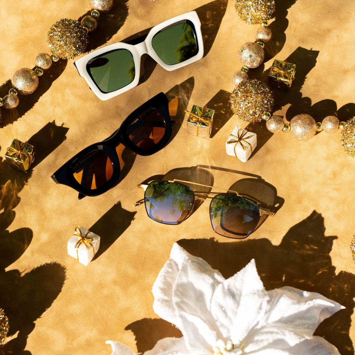 Elton - White/ Gold Mirror